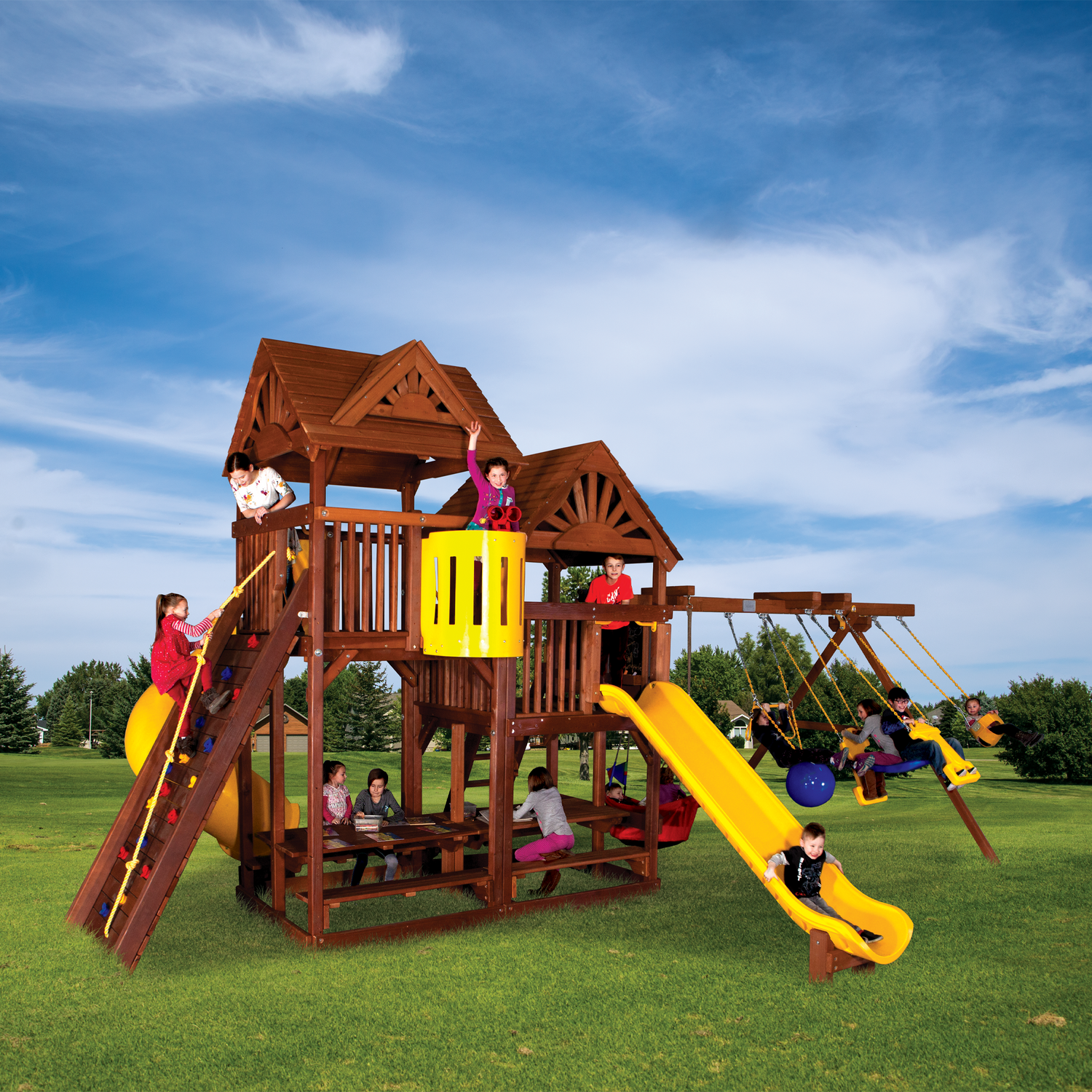 King Kong Clubhouse Pkg II with Party Table and More! (45E) - Rainbow Play of NC